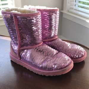 UGG BARBIE PINK Sparkly Boots!! EUC women’s size 6  Barbie Pink! Barbie lovers!